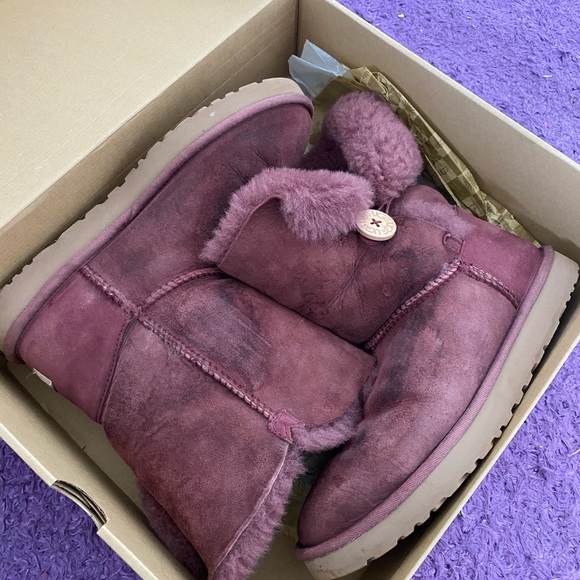ugg boots - Picture 3 of 3